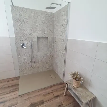 Lora Giusta 3*