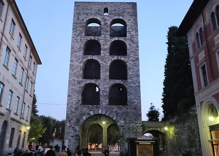 Lora Giusta Konukevi 3*